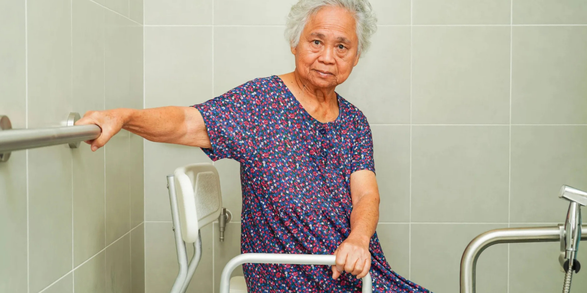 Bathroom Aids for the Elderly: Essential Safety Products for Daily Living