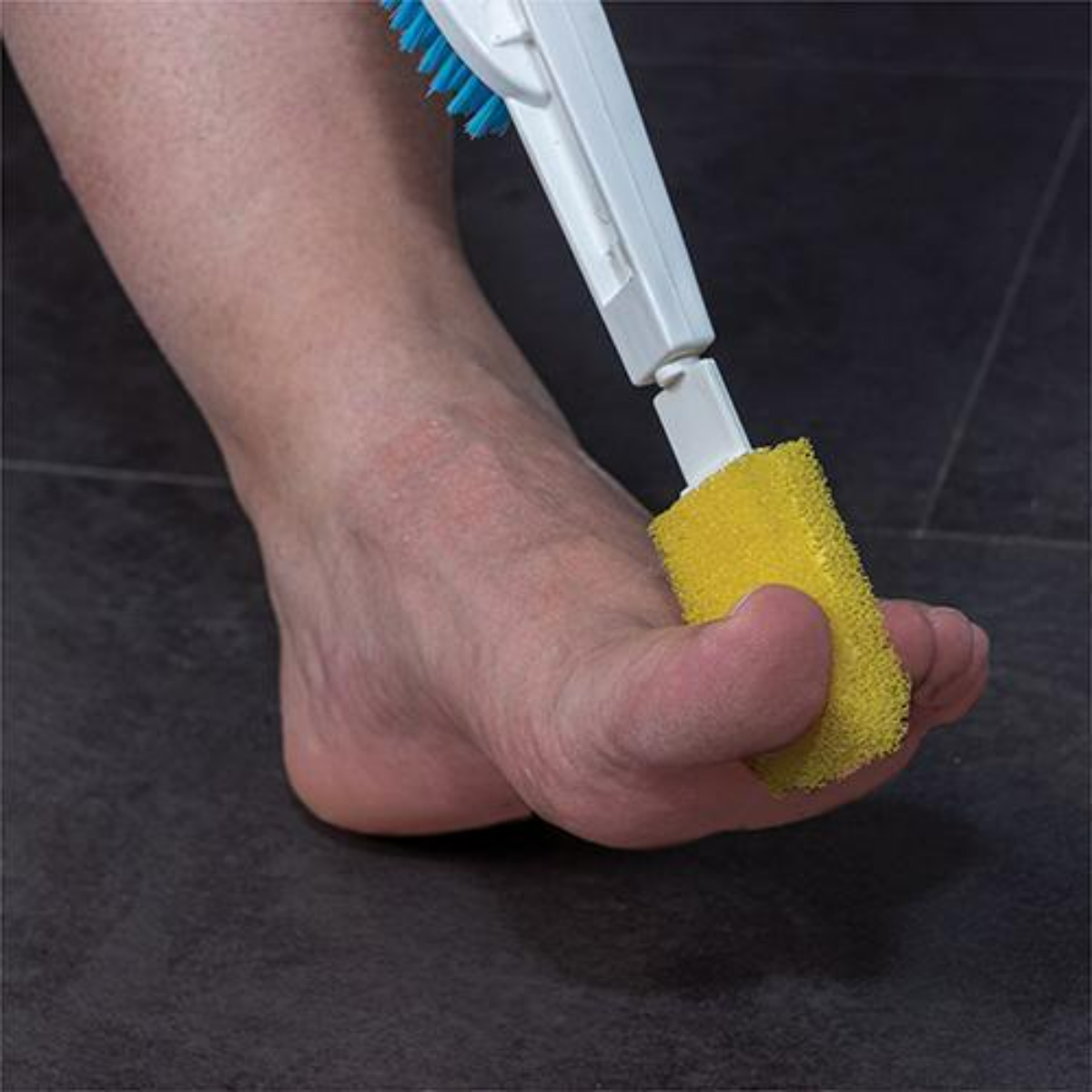 Long Handled Toe Cleaner – Foot Cleaning Aid for Elderly & Limited Mobility